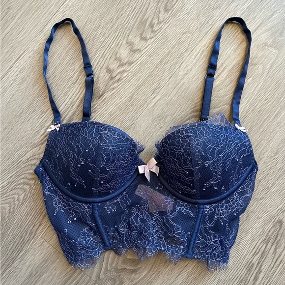Victoria’s Secret navy blue laced bra 32C - Picture 1 of 7